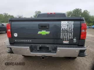 2018 Chevrolet Silverado 1500 LT z VIN 1GCVKREC2JZ202147, wystawiony jako Copart lot #69547315 z przebiegiem 100 783 mil mil oraz Czysty tytuł • Clean title. Historia ofert i sprzedaży dostępna na DreamBid. Obrazek 6.