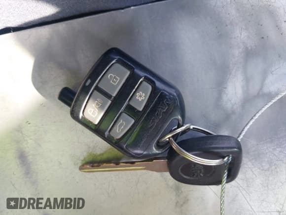 ✅ 2005 Chevrolet Silverado 2500HD LS • VIN: 1GCHK23UX5F857938 • Lot: 42169810. Wystawiony na IAAI z przebiegiem 212 327 mil. Bezpłatny archiwum sprzedaży aukcyjnych z USA i szczegółowy raport historii pojazdu na DreamBid. Zdjęcie 11.