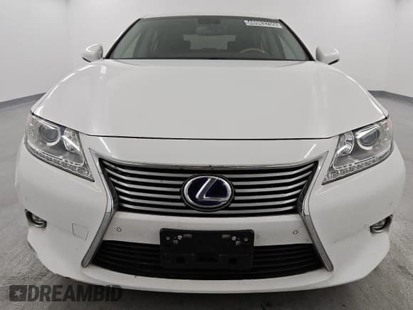 ✅ 2015 Lexus ES 300h • VIN: JTHBW1GG3F2084732 • Lot: 48983255. Listed on Copart with 155,963 mi. Free auction sales archive from the USA and detailed vehicle history report at DreamBid. Image 5.