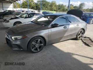 ✅ 2020 Mercedes-Benz A 220 • VIN: WDD3G4FBXLW037525 • Лот: 81674115. Опубликован ранее на Copart с пробегом 60 030 миль. Бесплатный доступ к архиву аукционных продаж из США и подробный отчёт об истории автомобиля на DreamBid. Изображение 1.