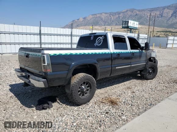 ✅ 2006 Chevrolet Silverado 2500HD LT3 • VIN: 1GCHK23D86F254469 • Лот: 70549495. Опубликован ранее на Copart с пробегом Не указан. Бесплатный доступ к архиву аукционных продаж из США и подробный отчёт об истории автомобиля на DreamBid. Изображение 3.
