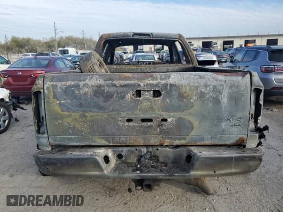 2006 Dodge 3500 SLT z VIN 3D7MX49C26G240422, wystawiony jako Copart lot #77147624 z przebiegiem Nie podano mil oraz Nie do naprawy • Non repairable. Historia ofert i sprzedaży dostępna na DreamBid. Obrazek 6.