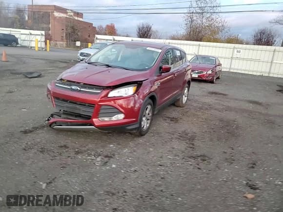 ✅ 2014 Ford Escape SE • VIN: 1FMCU9GX2EUC80766 • Lot: 92419085. Wystawiony na Copart z przebiegiem 105 718 mil. Bezpłatny archiwum sprzedaży aukcyjnych z USA i szczegółowy raport historii pojazdu na DreamBid. Zdjęcie 13.
