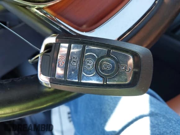 ✅ 2020 Lincoln Navigator Reserve • VIN: 5LMJJ3LT3LEL23869 • Лот: 43135913. Опубликован ранее на IAAI с пробегом 35 793 миль. Бесплатный доступ к архиву аукционных продаж из США и подробный отчёт об истории автомобиля на DreamBid. Изображение 11.