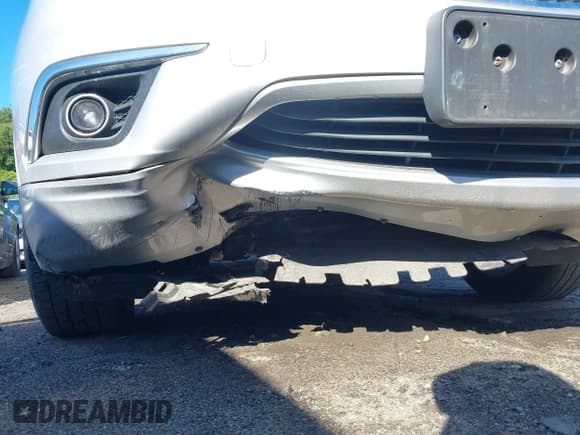 ✅ 2017 Buick Envision Essence • VIN: LRBFXDSA3HD015758 • Lot: 43114951. Wystawiony na IAAI z przebiegiem 91 330 mil. Bezpłatny archiwum sprzedaży aukcyjnych z USA i szczegółowy raport historii pojazdu na DreamBid. Zdjęcie 6.