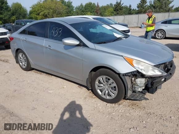 2012 Hyundai Sonata GLS z VIN 5NPEB4AC2CH345876, wystawiony jako IAAI lot #43324313 z przebiegiem 183 247 mil mil oraz . Historia ofert i sprzedaży dostępna na DreamBid. Obrazek 1.