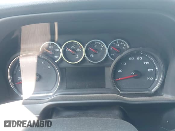 ✅ 2020 Chevrolet Silverado 1500 LT Trail Boss • VIN: 1GCPYFED3LZ190222 • Lot: 42757917. Wystawiony na IAAI z przebiegiem Nie podano. Bezpłatny archiwum sprzedaży aukcyjnych z USA i szczegółowy raport historii pojazdu na DreamBid. Zdjęcie 7.