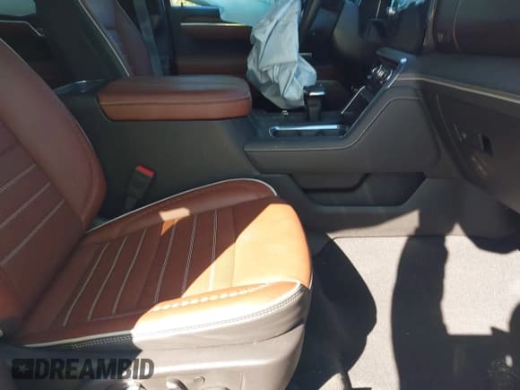 ✅ 2025 GMC Sierra 1500 Denali Ultimate • VIN: 1GTUUHE89SZ160900 • Лот: 43421077. Опубликован ранее на IAAI с пробегом 6 086 миль. Бесплатный доступ к архиву аукционных продаж из США и подробный отчёт об истории автомобиля на DreamBid. Изображение 5.