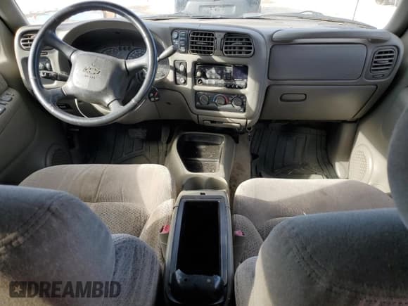 ✅ 2001 Chevrolet Blazer LT • VIN: 1GNDT13W01K239026 • Lot: 49073315. Wystawiony na Copart z przebiegiem 296 019 mil. Bezpłatny archiwum sprzedaży aukcyjnych z USA i szczegółowy raport historii pojazdu na DreamBid. Zdjęcie 8.