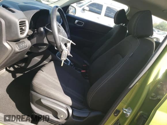 ✅ 2021 Hyundai Venue SEL • VIN: KMHRC8A38MU126557 • Lot: 74517934. Listed on Copart with 77,579 mi. Free auction sales archive from the USA and detailed vehicle history report at DreamBid. Image 7.