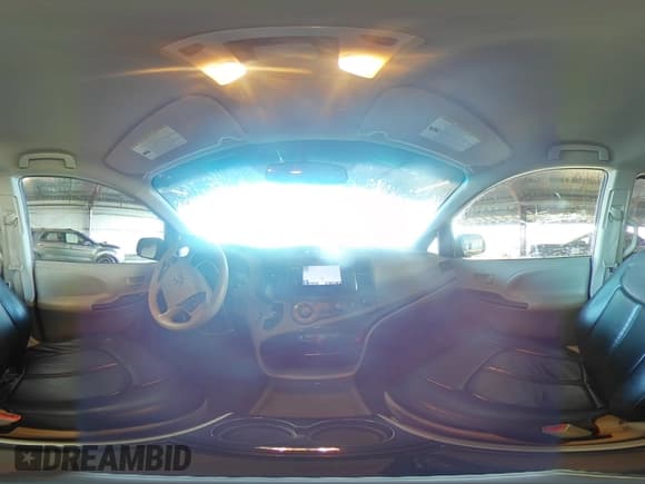 ✅ 2012 Toyota Sienna LE • VIN: 5TDKK3DC1CS247795 • Lot: 84934715. Wystawiony na Copart z przebiegiem 90 074 mil. Bezpłatny archiwum sprzedaży aukcyjnych z USA i szczegółowy raport historii pojazdu na DreamBid. Zdjęcie 15.