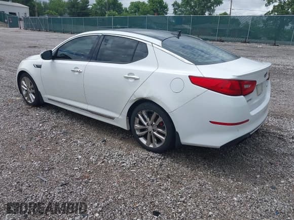 ✅ 2014 Kia Optima SX Turbo • VIN: 5XXGR4A69EG281560 • Lot: 42366130. Wystawiony na IAAI z przebiegiem 178 227 mil. Bezpłatny archiwum sprzedaży aukcyjnych z USA i szczegółowy raport historii pojazdu na DreamBid. Zdjęcie 3.
