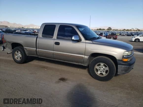 ✅ 2001 Chevrolet Silverado 1500 LS • VIN: 2GCEK19T211333793 • Lot: 71294344. Wystawiony na Copart z przebiegiem Nie podano mil. Skorzystaj z bezpłatnego archiwum sprzedaży aukcyjnych z USA i zobacz szczegółowy raport historii pojazdu na DreamBid. Zdjęcie 4.