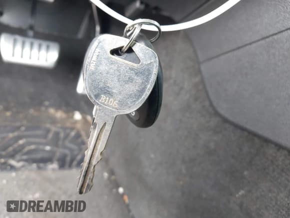 ✅ 2008 Pontiac Solstice GXP • VIN: 1G2MF35X48Y112471 • Lot: 41937856. Listed on IAAI with 134,055 mi. Free auction sales archive from the USA and detailed vehicle history report at DreamBid. Image 11.