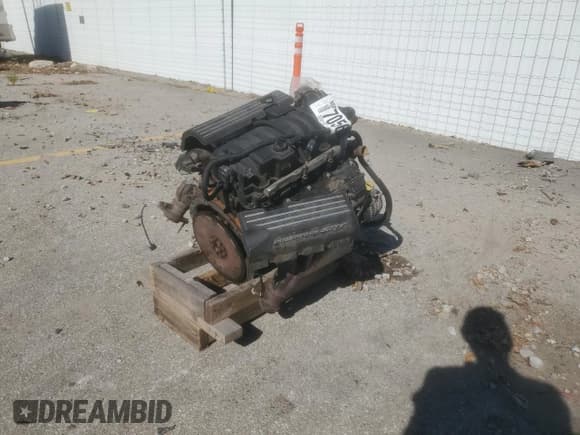 ✅ 2016 Dodge Challenger SRT 392 • VIN: 2C3CDZDJ5GH164797 • Lot: 70569315. Wystawiony na Copart z przebiegiem Nie podano. Bezpłatny archiwum sprzedaży aukcyjnych z USA i szczegółowy raport historii pojazdu na DreamBid. Zdjęcie 2.