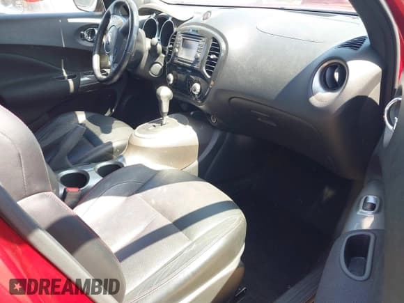 ✅ 2012 Nissan Juke SV • VIN: JN8AF5MV7CT112632 • Lot: 42532532. Wystawiony na IAAI z przebiegiem 72 248 mil. Bezpłatny archiwum sprzedaży aukcyjnych z USA i szczegółowy raport historii pojazdu na DreamBid. Zdjęcie 5.