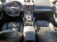 ✅ 2016 Porsche Cayenne GTS • VIN: WP1AD2A28GLA72320 • Lot: 90809395. Wystawiony na Copart z przebiegiem 113 878 mil. Bezpłatny archiwum sprzedaży aukcyjnych z USA i szczegółowy raport historii pojazdu na DreamBid. Zdjęcie 8.