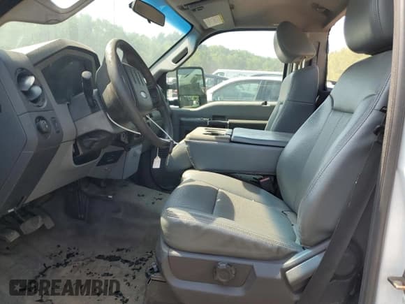 ✅ 2015 Ford F-250 XLT • VIN: 1FTBF2B65FEC49183 • Lot: 65207195. Wystawiony na Copart z przebiegiem 279 562 mil. Bezpłatny archiwum sprzedaży aukcyjnych z USA i szczegółowy raport historii pojazdu na DreamBid. Zdjęcie 7.