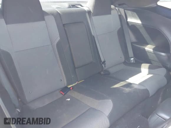 ✅ 2016 Dodge Challenger R/T Plus Shaker • VIN: 2C3CDZBT9GH125327 • Lot: 43581933. Wystawiony na IAAI z przebiegiem 175 518 mil. Bezpłatny archiwum sprzedaży aukcyjnych z USA i szczegółowy raport historii pojazdu na DreamBid. Zdjęcie 8.