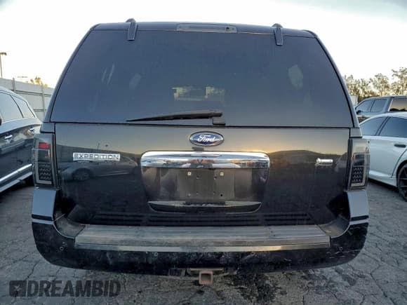 ✅ 2014 Ford Expedition Limited • VIN: 1FMJU1K59EEF27757 • Lot: 95736355. Listed on Copart with 172,877 mi. Free auction sales archive from the USA and detailed vehicle history report at DreamBid. Image 6.