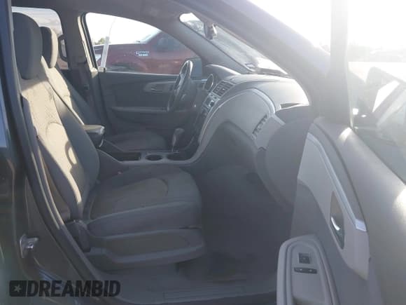 ✅ 2011 Chevrolet Traverse LS • VIN: 1GNKRFED7BJ375059 • Lot: 43849578. Wystawiony na IAAI z przebiegiem Nie podano. Bezpłatny archiwum sprzedaży aukcyjnych z USA i szczegółowy raport historii pojazdu na DreamBid. Zdjęcie 5.