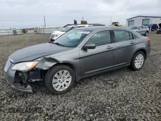 ✅ 2012 Chrysler 200 LX • VIN: 1C3CCBAB1CN292138 • Лот: 90840405. Опубликован ранее на Copart с пробегом 190 098 миль. Бесплатный доступ к архиву аукционных продаж из США и подробный отчёт об истории автомобиля на DreamBid. Изображение 1.