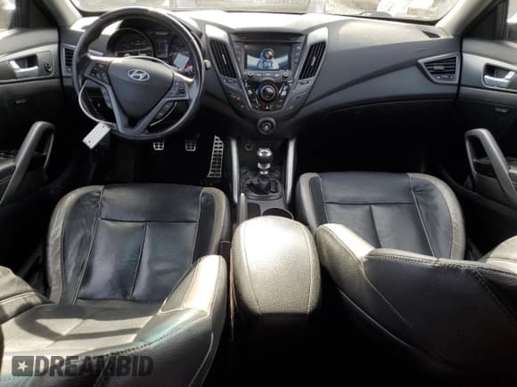 ✅ 2015 Hyundai Veloster Turbo • VIN: KMHTC6AE3FU226127 • Lot: 41474415. Listed on Copart with 137,736 mi. Free auction sales archive from the USA and detailed vehicle history report at DreamBid. Image 8.