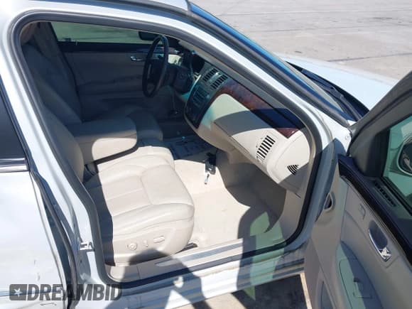 ✅ 2010 Cadillac DTS 1SC • VIN: 1G6KD5EY1AU105099 • Lot: 43325154. Listed on IAAI with 43,421 mi. Free auction sales archive from the USA and detailed vehicle history report at DreamBid. Image 5.