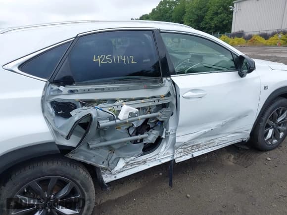 ✅ 2017 Lexus NX 200t • VIN: JTJYARBZ3H2067690 • Lot: 42511412. Listed on IAAI with 119,606 mi. Free auction sales archive from the USA and detailed vehicle history report at DreamBid. Image 6.