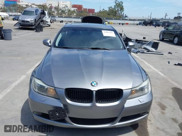 ✅ 2011 BMW 3 Series 328i • VIN: WBAPH5C53BF093444 • Lot: 43061446. Listed on IAAI with 131,634 mi. Free auction sales archive from the USA and detailed vehicle history report at DreamBid. Image 12.
