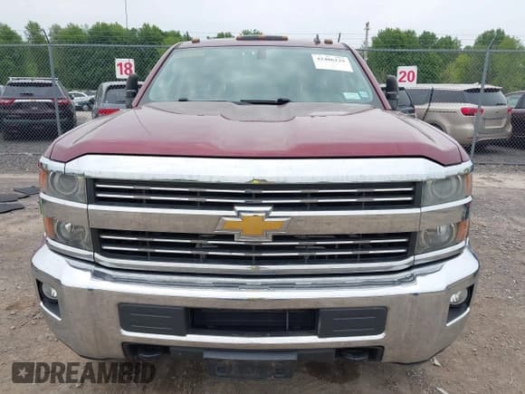 ✅ 2015 Chevrolet Silverado 2500HD LT • VIN: 1GC2KVEG3FZ138187 • Lot: 42406129. Wystawiony na IAAI z przebiegiem 124 512 mil. Bezpłatny archiwum sprzedaży aukcyjnych z USA i szczegółowy raport historii pojazdu na DreamBid. Zdjęcie 13.