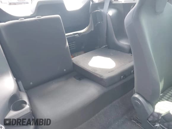 ✅ 2013 Scion iQ • VIN: JTNJJXB00DJ023006 • Lot: 42910251. Wystawiony na IAAI z przebiegiem 95 023 mil. Bezpłatny archiwum sprzedaży aukcyjnych z USA i szczegółowy raport historii pojazdu na DreamBid. Zdjęcie 8.