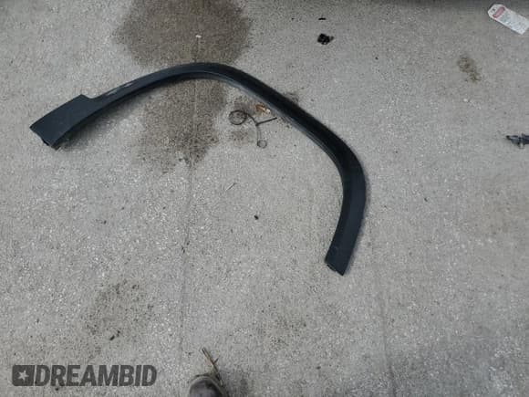 ✅ 2022 GMC Acadia SLT • VIN: 1GKKNUL45NZ177585 • Lot: 86445905. Wystawiony na Copart z przebiegiem 36 292 mil. Bezpłatny archiwum sprzedaży aukcyjnych z USA i szczegółowy raport historii pojazdu na DreamBid. Zdjęcie 13.