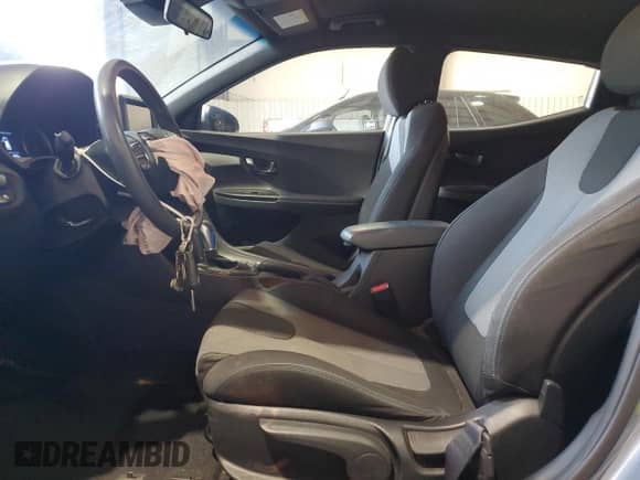 2019 Hyundai Veloster 2.0 с VIN KMHTG6AF3KU018563, выставлен на аукционе Copart как лот 74105094 с пробегом 75 578 миль миль и Списание • Salvage title. История ставок и продаж доступна на DreamBid. Изображение 7.