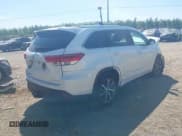 ✅ 2017 Toyota Highlander XLE • VIN: 5TDJZRFHXHS417436 • Lot: 43168533. Wystawiony na IAAI z przebiegiem 130 729 mil. Bezpłatny archiwum sprzedaży aukcyjnych z USA i szczegółowy raport historii pojazdu na DreamBid. Zdjęcie 4.