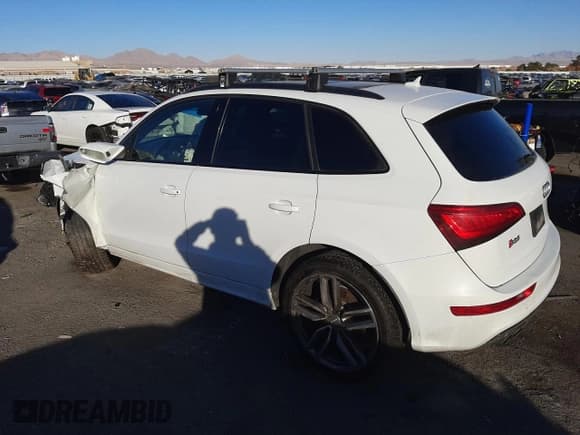 ✅ 2015 Audi SQ5 Premium Plus • VIN: WA1CGAFP4FA126605 • Lot: 71654562. Listed on Copart with 74,819 mi. Free auction sales archive from the USA and detailed vehicle history report at DreamBid. Image 2.