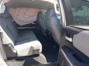 ✅ 2019 Toyota Tundra Limited • VIN: 5TFHY5F16KX811241 • Lot: 43037701. Wystawiony na IAAI z przebiegiem 92 505 mil. Bezpłatny archiwum sprzedaży aukcyjnych z USA i szczegółowy raport historii pojazdu na DreamBid. Zdjęcie 8.