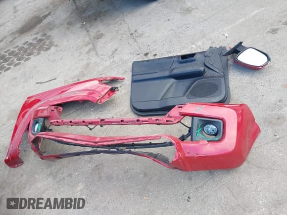 ✅ 2018 Toyota Tacoma SR • VIN: 3TMCZ5AN1JM186690 • Лот: 43580683. Опубликован ранее на IAAI с пробегом 124 760 миль. Бесплатный доступ к архиву аукционных продаж из США и подробный отчёт об истории автомобиля на DreamBid. Изображение 18.