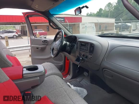 ✅ 2000 Ford F-150 XL • VIN: 1FTZF1723YNB38696 • Lot: 42514746. Listed on IAAI with 90,892 mi. Free auction sales archive from the USA and detailed vehicle history report at DreamBid. Image 5.