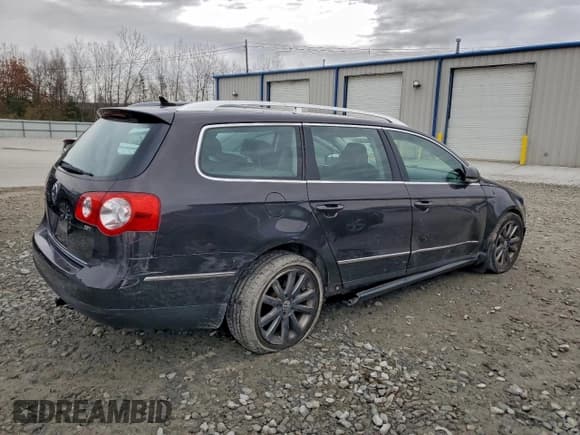✅ 2010 Volkswagen Passat Komfort • VIN: WVWXM7AN6AE104776 • Lot: 93528245. Wystawiony na Copart z przebiegiem 110 722 mil. Bezpłatny archiwum sprzedaży aukcyjnych z USA i szczegółowy raport historii pojazdu na DreamBid. Zdjęcie 3.