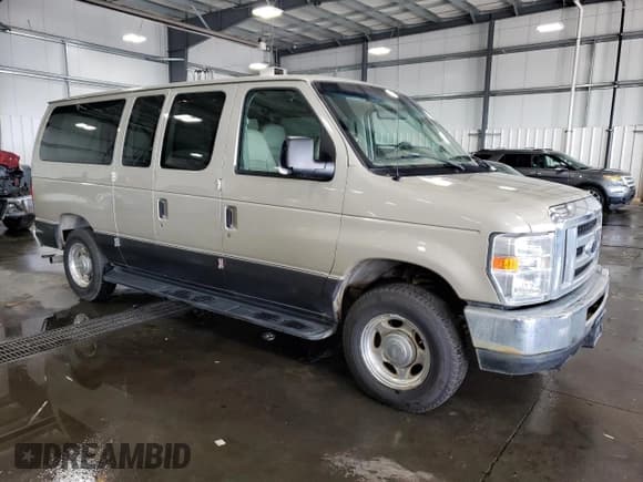 ✅ 2008 Ford Econoline Passenger XL • VIN: 1FMNE11L78DA43823 • Лот: 71368804. Опубликован ранее на Copart с пробегом 160 533 миль. Бесплатный доступ к архиву аукционных продаж из США и подробный отчёт об истории автомобиля на DreamBid. Изображение 4.