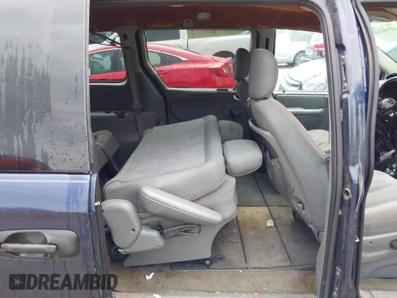 ✅ 2006 Dodge Grand Caravan SE • VIN: 1D4GP24E46B722177 • Lot: 42340263. Listed on IAAI with 147,881 mi. Free auction sales archive from the USA and detailed vehicle history report at DreamBid. Image 8.