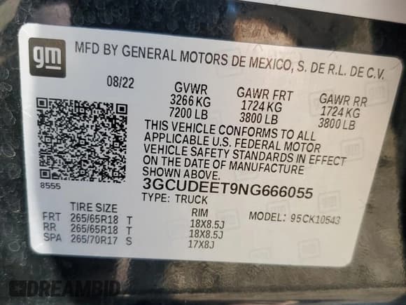 ✅ 2022 Chevrolet Silverado 1500 RST • VIN: 3GCUDEET9NG666055 • Lot: 65740525. Wystawiony na Copart z przebiegiem 9 999 mil. Bezpłatny archiwum sprzedaży aukcyjnych z USA i szczegółowy raport historii pojazdu na DreamBid. Zdjęcie 12.