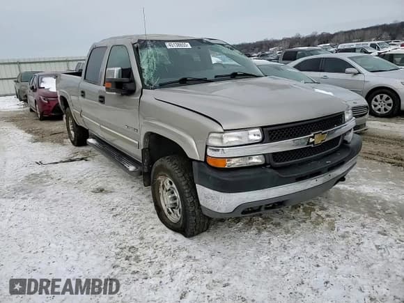 ✅ 2001 Chevrolet Silverado 2500HD LS • VIN: 1GCHK23U31F212798 • Lot: 45138655. Wystawiony na Copart z przebiegiem 211 653 mil. Bezpłatny archiwum sprzedaży aukcyjnych z USA i szczegółowy raport historii pojazdu na DreamBid. Zdjęcie 11.