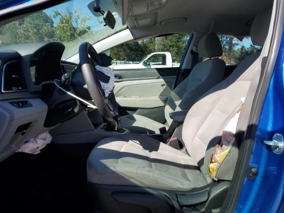 ✅ 2018 Hyundai Elantra SEL • VIN: 5NPD84LF9JH231484 • Lot: 85744465. Listed on Copart with 146,641 mi. Free auction sales archive from the USA and detailed vehicle history report at DreamBid. Image 7.