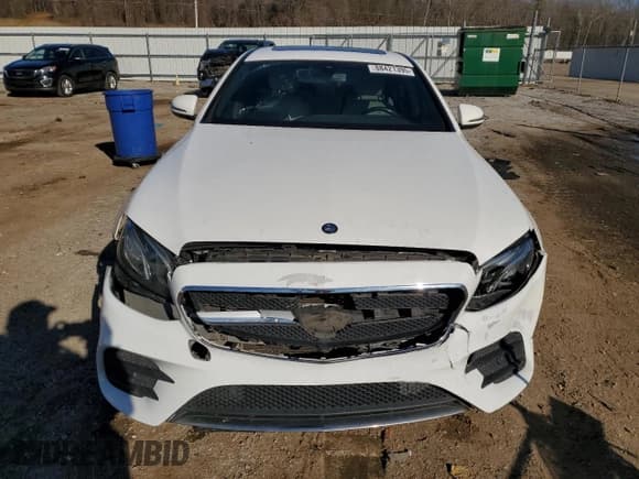 ✅ 2017 Mercedes-Benz E 300 Luxury • VIN: WDDZF4KB1HA205107 • Lot: 88421395. Wystawiony na Copart z przebiegiem 131 733 mil. Bezpłatny archiwum sprzedaży aukcyjnych z USA i szczegółowy raport historii pojazdu na DreamBid. Zdjęcie 5.