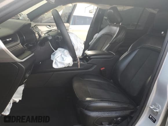 ✅ 2023 Jeep Grand Cherokee Altitude • VIN: 1C4RJKAG3P8790417 • Lot: 81717515. Wystawiony na Copart z przebiegiem 65 332 mil. Bezpłatny archiwum sprzedaży aukcyjnych z USA i szczegółowy raport historii pojazdu na DreamBid. Zdjęcie 7.