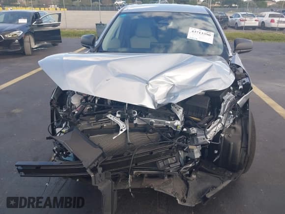 ✅ 2025 Toyota Corolla Cross L • VIN: 7MUAAAAG9SV145854 • Lot: 43713390. Wystawiony na IAAI z przebiegiem 3 767 mil. Bezpłatny archiwum sprzedaży aukcyjnych z USA i szczegółowy raport historii pojazdu na DreamBid. Zdjęcie 13.