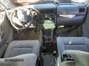 ✅ 2003 Volkswagen EuroVan MV • VIN: WV2MB47053H005372 • Лот: 44152415. Опубликован ранее на Copart с пробегом 202 305 миль. Бесплатный доступ к архиву аукционных продаж из США и подробный отчёт об истории автомобиля на DreamBid. Изображение 8.