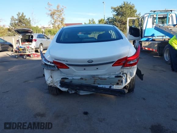 ✅ 2017 Nissan Sentra SL • VIN: 3N1AB7AP1HY296041 • Lot: 43769589. Listed on IAAI with 99,295 mi. Free auction sales archive from the USA and detailed vehicle history report at DreamBid. Image 6.